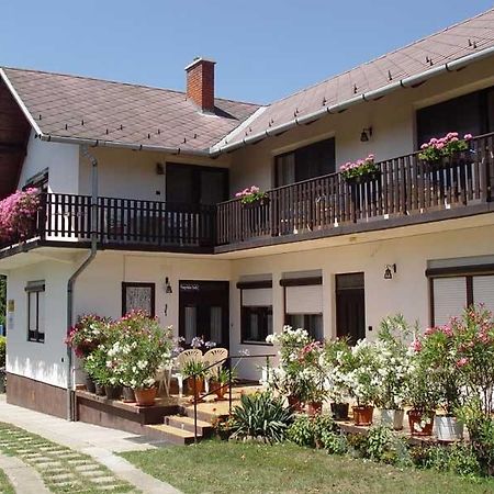 Apartman Berki Margit Heviz Exterior photo