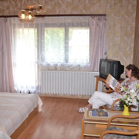 Apartman Berki Margit Heviz Exterior photo