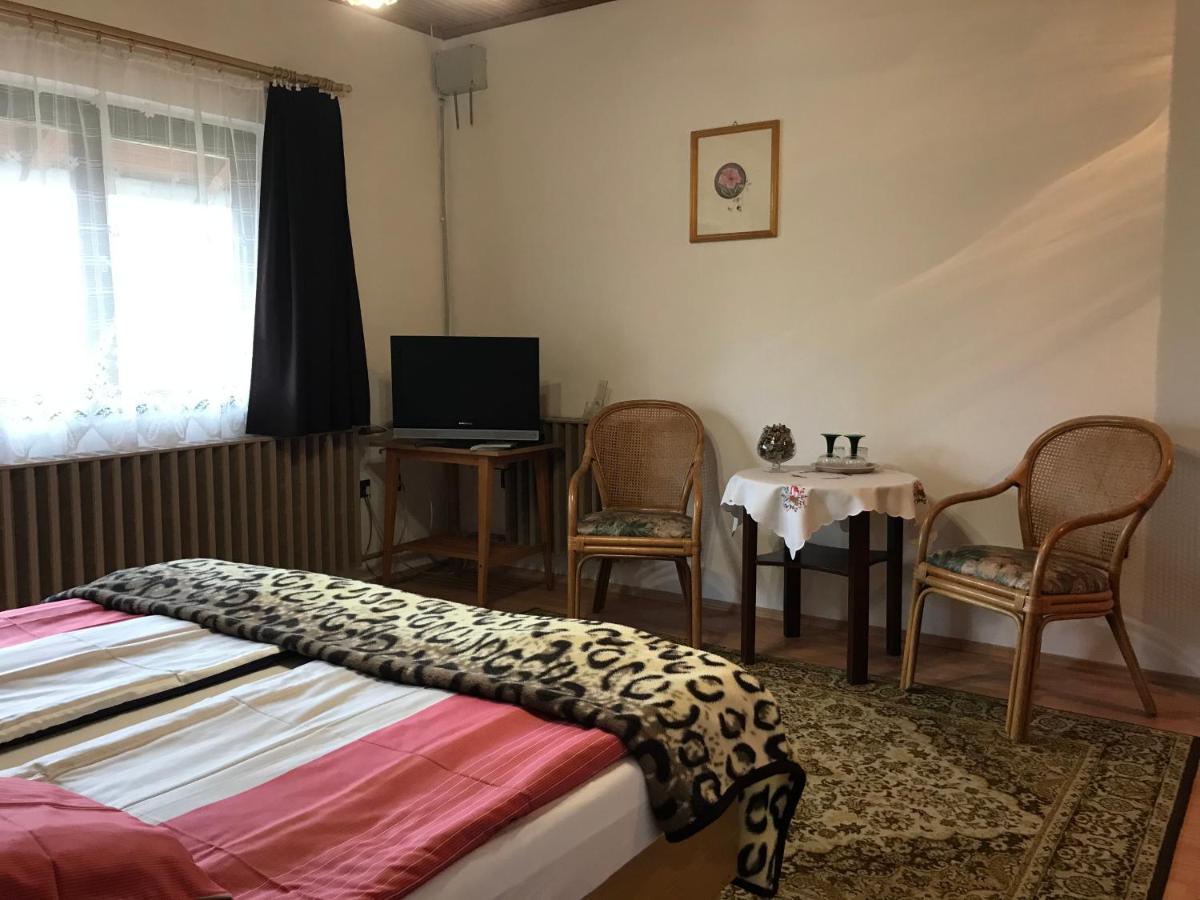 Apartman Berki Margit Heviz Exterior photo