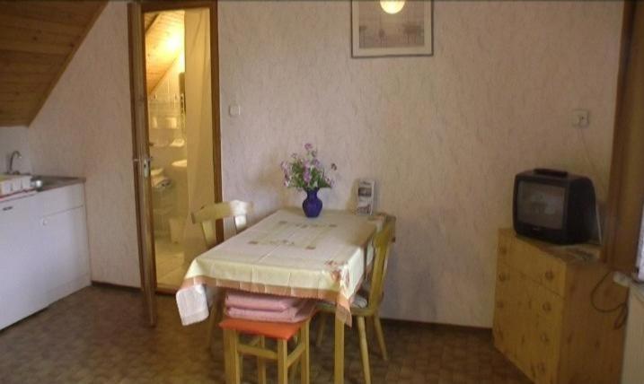 Apartman Berki Margit Heviz Exterior photo