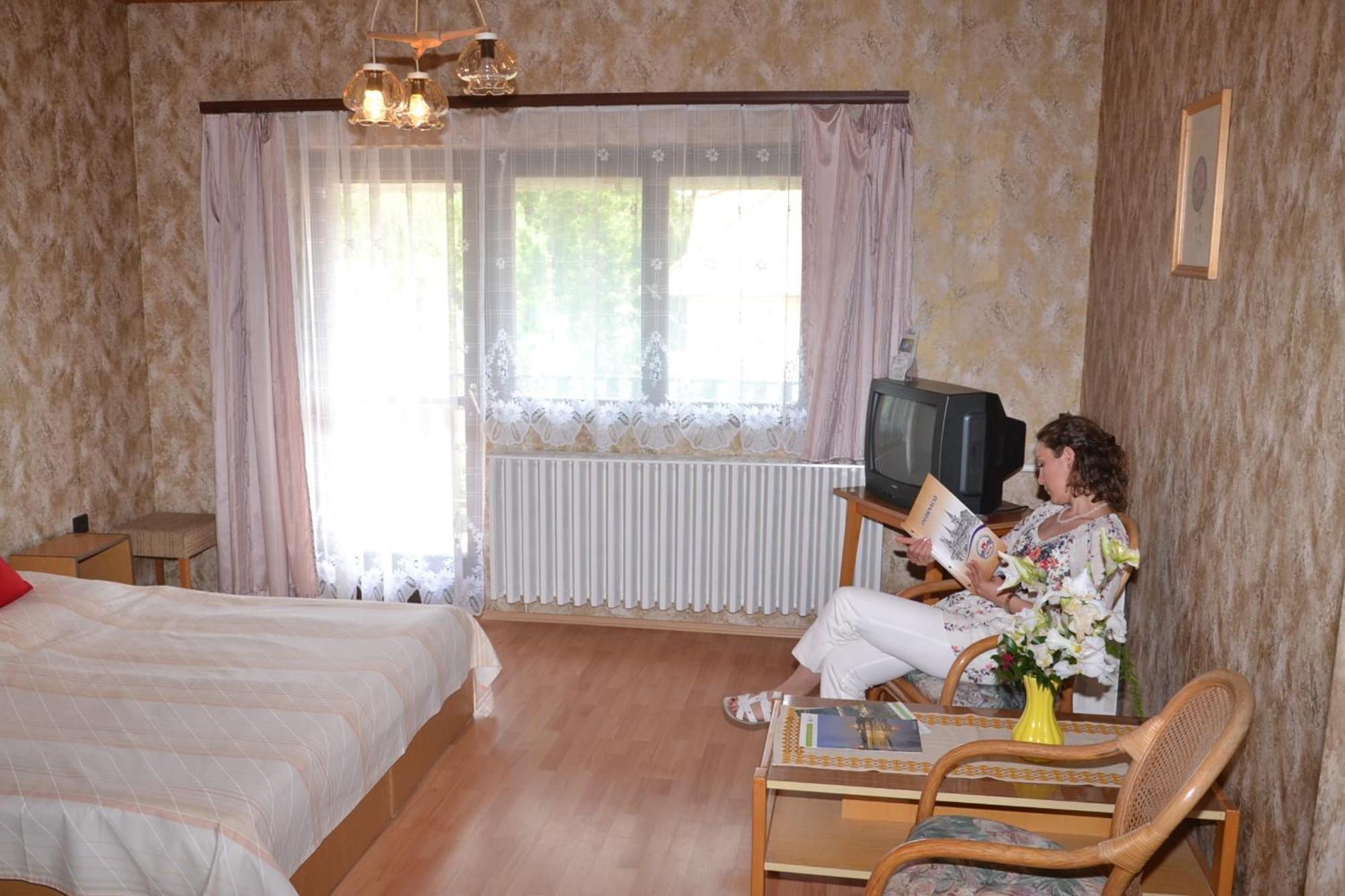 Apartman Berki Margit Heviz Exterior photo